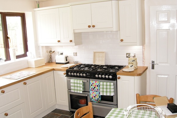 Traditional Oak Bespoke Fitted Kitchen