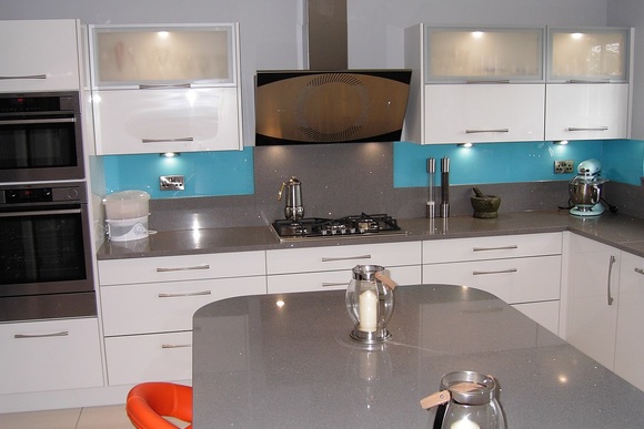 White Zurfiz Acrylic with Titanium Quartz Bespoke Fitted Kitchen