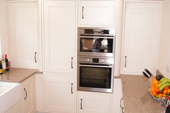 Regent Ivory with Mariposa Buff Quartz Bespoke Fitted Kitchen