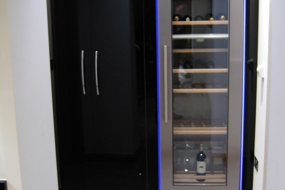 Zurfiz Acrylic with Black Quartz Bespoke Fitted Kitchen