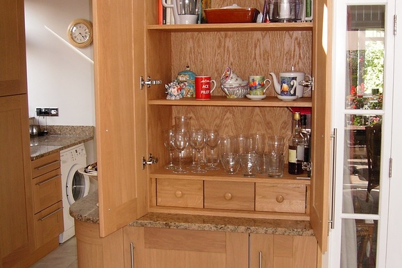 Giallo Venezianio Granite Bespoke Fitted Kitchen