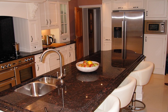 Ivory Brooklyn with Tan Quartz Bespoke Fitted Kitchen