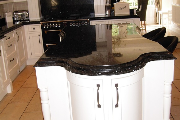 Traditional White Shaker with Emerald Pearl Granite Bespoke Fitted Kitchen