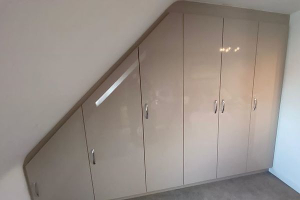 Fitted wardrobes in High Gloss Cashmere