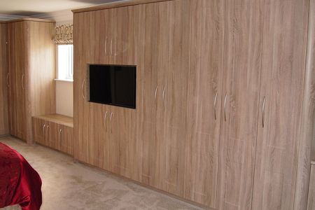 Oak Shaker fitted Bedroom